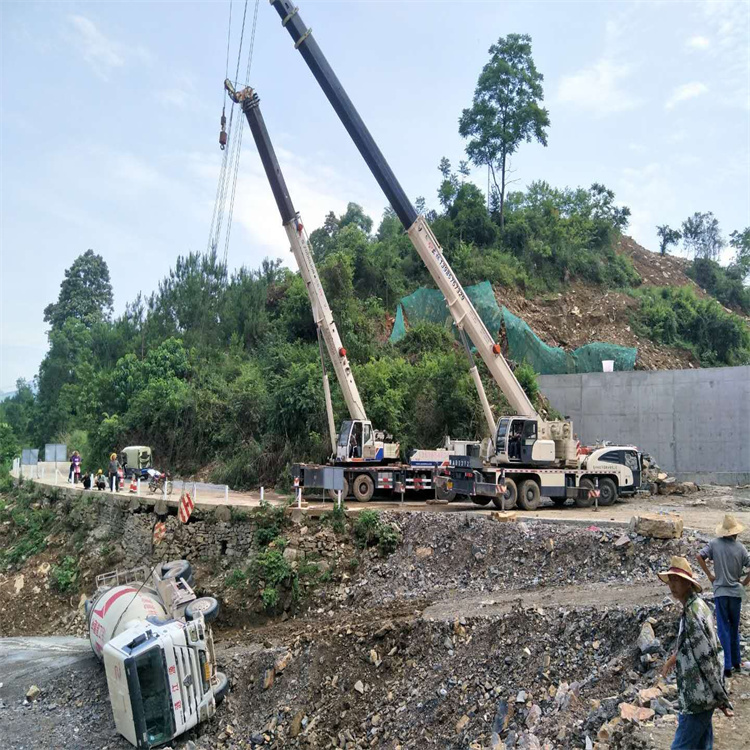 昌江汽车掉沟里叫吊车救援要多少钱